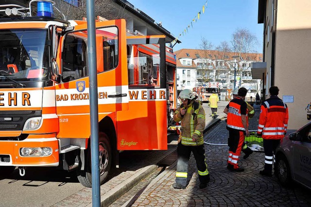Waren schnell am Brandort: Die Freiwil...en, der Rettungsdienst und die Polizei  | Foto: Hans-Peter Mller