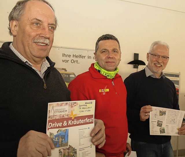 Karl Hog, Dieter Andlauer und Norbert ...Angebot von Drive und Kruterfest vor.  | Foto: Dec