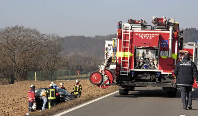 Die Rettungskrfte waren mit 28 Mann vor Ort.   | Foto: Jrn Kerckhoff