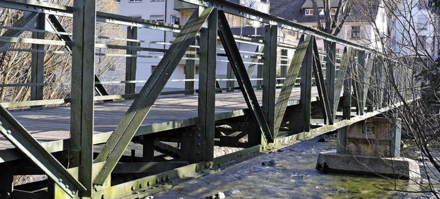 Der Jnglingssteg ist nur noch mit hoh...und soll deshalb ausgetauscht werden.   | Foto: Sylvia Sredniawa