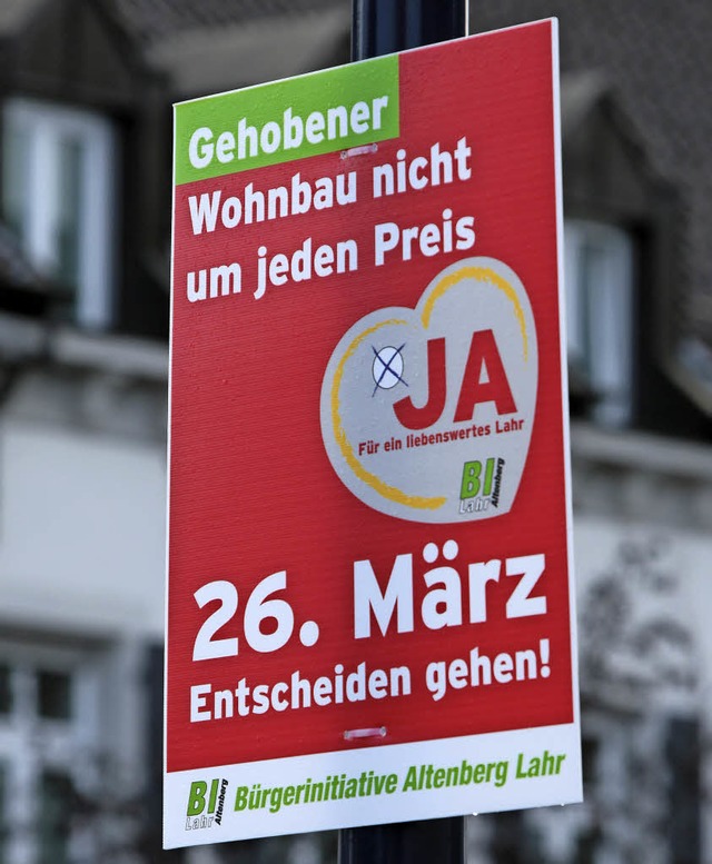 Die Brgerinitiative Altenberg wirbt jetzt auch mit Plakaten fr ihr Anliegen.   | Foto: C. Breithaupt