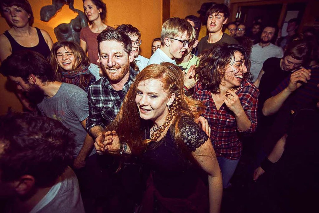 Ziemlich gute Stimmung bei der ersten Galanacht der IG Subkultur  | Foto: FELIX GROTELOH FOTOGRAFIE