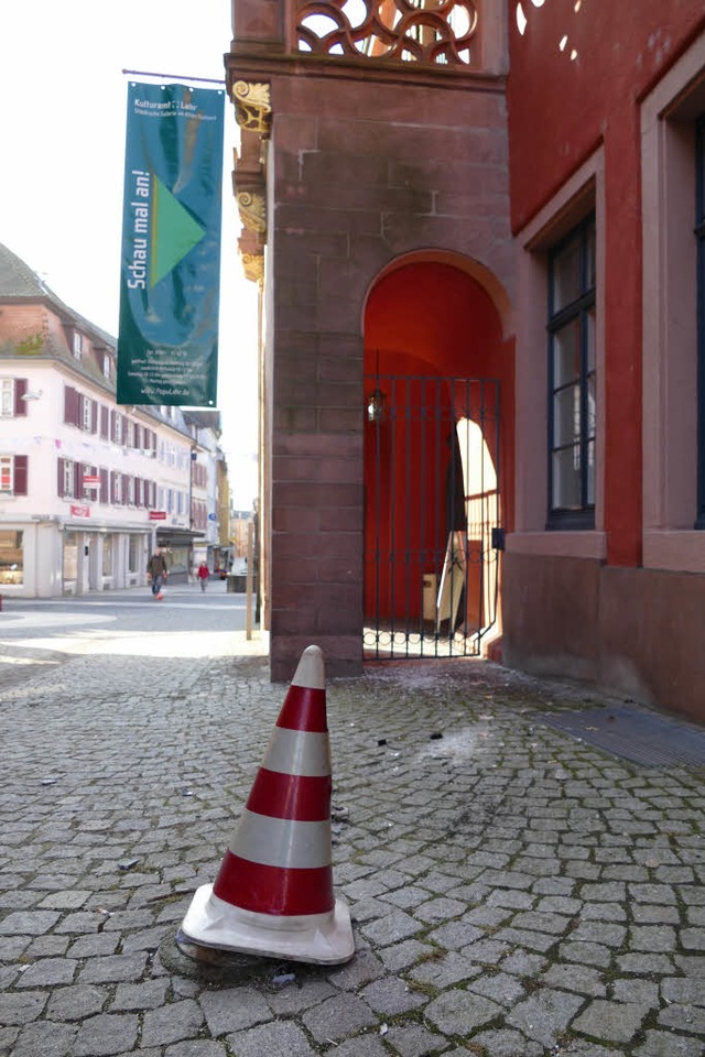 Ende einer Verfolgungsjagd: Der Fahrer...n Samstag auf Sonntag noch hier stand.  | Foto: Christian Kramberg