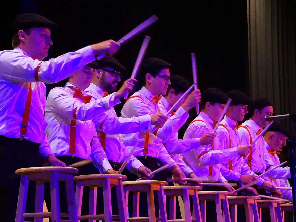 Zunftball in Endingen: Die „Black Eagle Drumline“ des Spielmannzugs Endingen