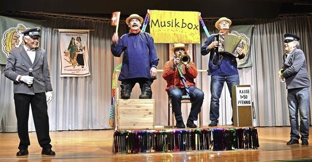 Die Altwurzler mit ihrer Musikbox aus dem Museum.   | Foto: Liane Schilling