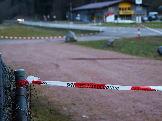 Der abgesperrte Tatort bei Schiltach  | Foto: kamera24.tv
