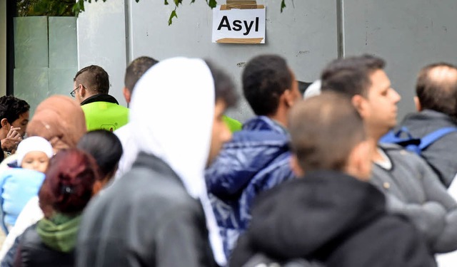 Flchtlinge aus sicheren Herkunftslnd... werden, schlgt der Landkreis vor.     | Foto: dpa