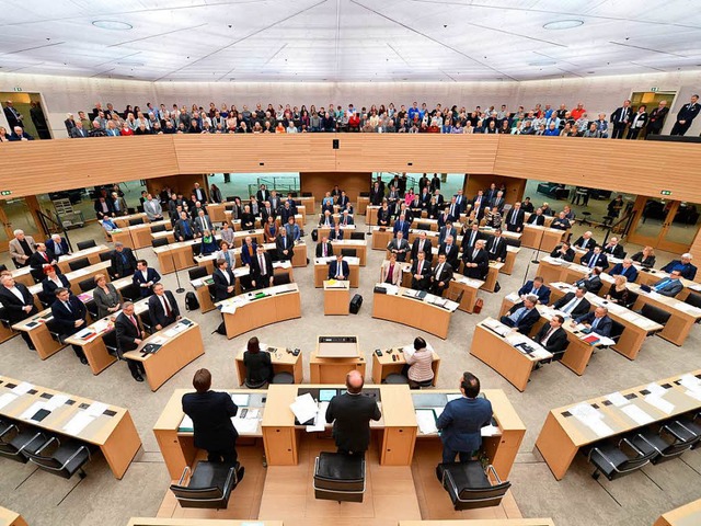 Der Landtag will die krzlich beschlos...Abgeordnete jetzt per Gesetz aufheben.  | Foto: dpa
