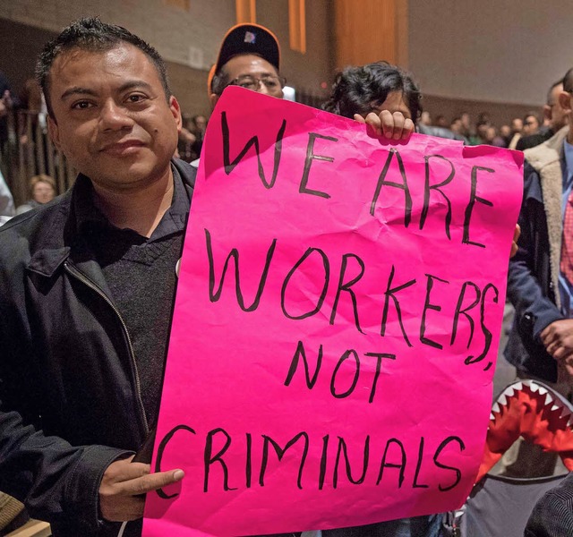 Wir sind Arbeiter, keine Kriminelle, s...ines Mexikaners, der in den USA lebt.   | Foto: dpa