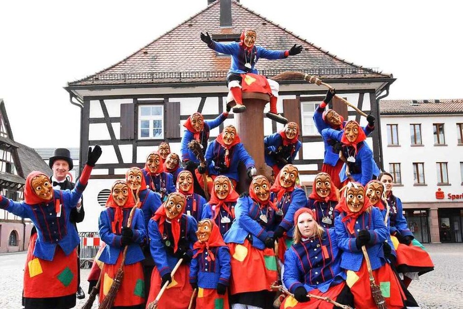 Die Gundelfinger Dorfhexen (Foto: Jonas Hirt) Die Gundelfinger Dorfhexen (Foto: Jonas Hirt)