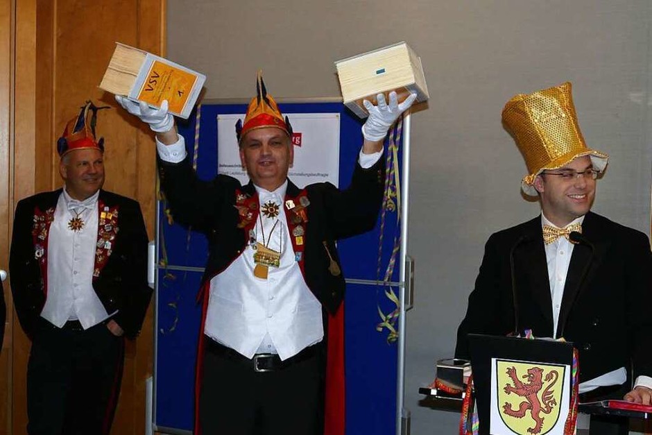Hoch her ging es bei der Bürgermeisterabsetzung im Laufenburger Rathaus. (Foto: Nino Betz) Hoch her ging es bei der Bürgermeisterabsetzung im Laufenburger Rathaus. (Foto: Nino Betz)