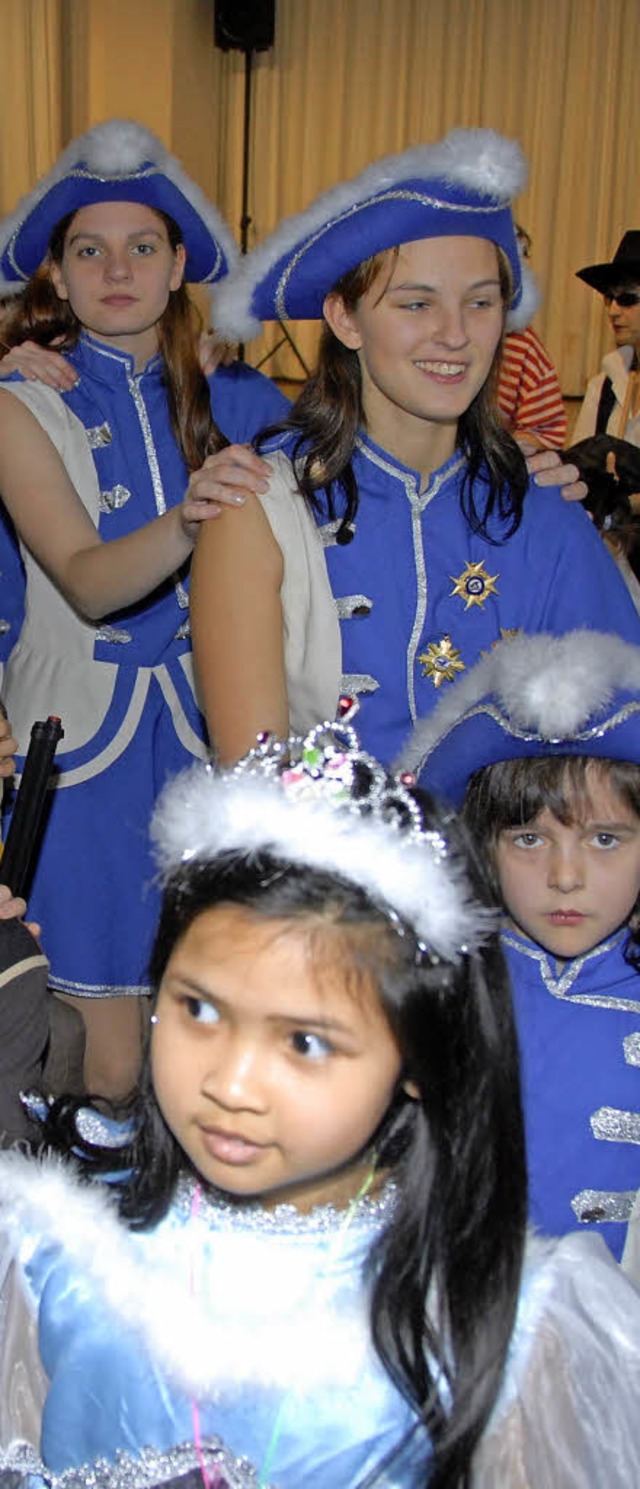 Die lngste Polonaise Emmendingens zieht beim Kinderball durch die Steinhalle.   | Foto: Archivfoto: Erggelet