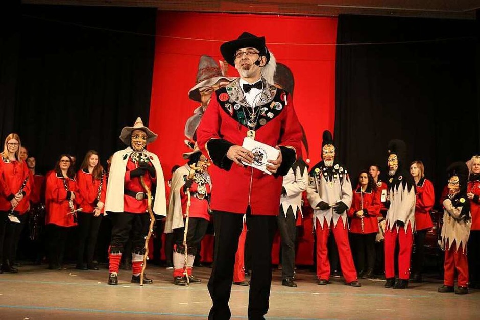 Aufmarsch der Silberklopfer und Silberlusi und Begrüßung von OZM Achim Raufer (Foto: Karin Heiß) Aufmarsch der Silberklopfer und Silberlusi und Begrüßung von OZM Achim Raufer (Foto: Karin Heiß)