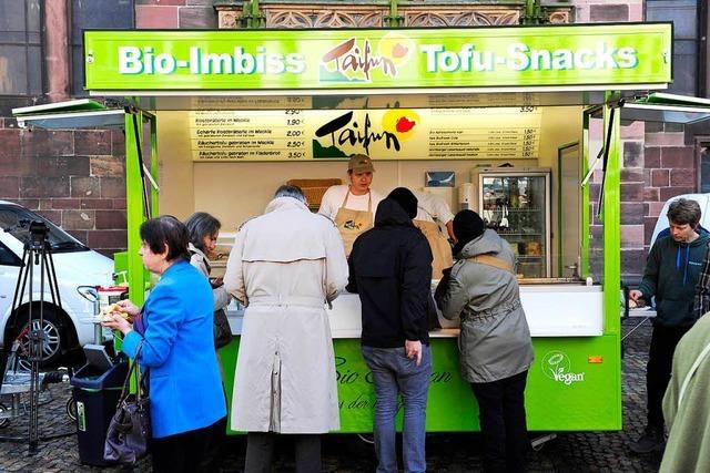 Der Tofu-Stand auf dem Mnstermarkt macht wieder auf – und der Tofu-Dner kommt zurck