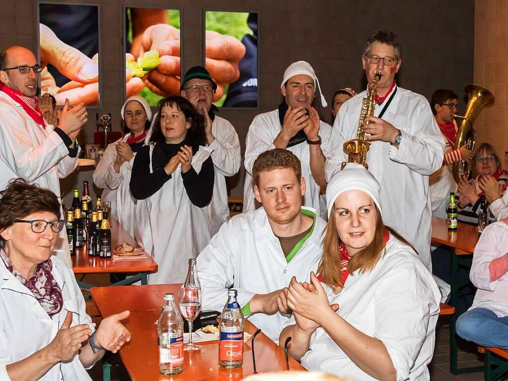 Die Trachtenkapelle Rothaus sorgte beim Hemdglunkerball, der zum ersten Mal im alten Sudhaus der Brauerei sattfand, fr ausgelassene Stimmung.