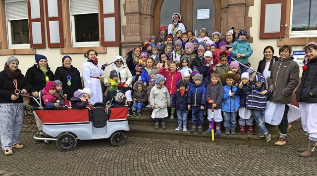 In Nonnenweier haben Kinder und Erzieh...ergartens die Ortsverwaltung gestrmt.  | Foto: Privat 