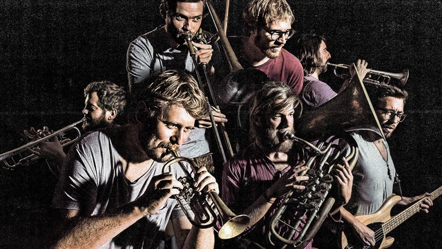 La Brass Banda haben ihr neues Album einem globalen Praxistest unterzogen.  | Foto: Stefan Bausewein