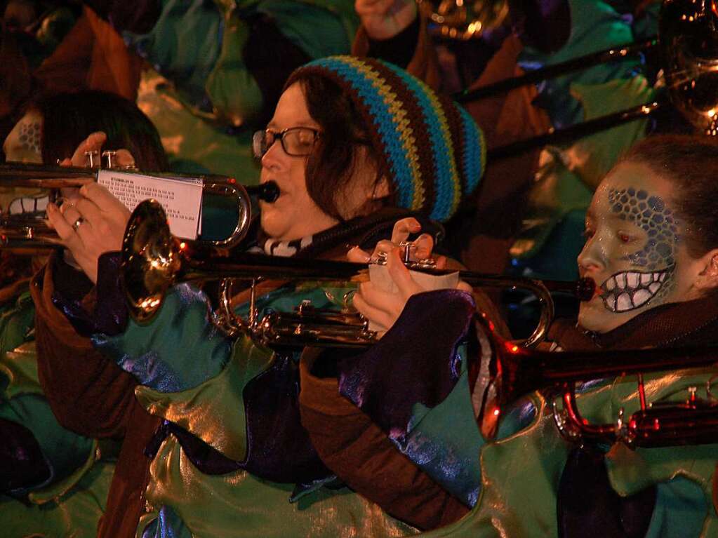 Lautstark, schrg und stimmungsvoll war’s beim 27. grenzberschreitenden Open-Air-Gugge-Festival am Freitagabend in beiden Laufenburg.