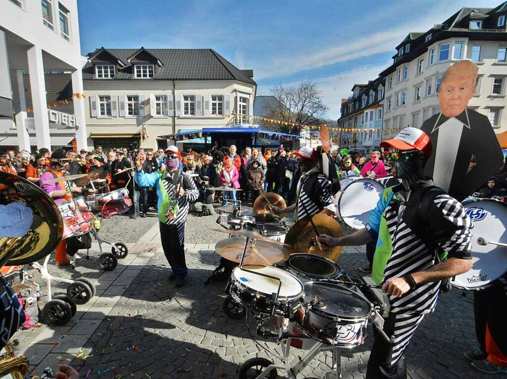 Ganz Lrrach kam bei der Lasser-Gugge-Explosion in Fasnachtsstimmung.