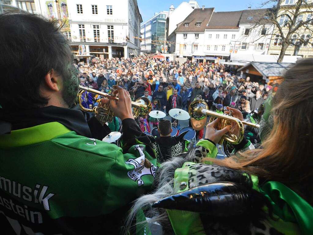 Ganz Lrrach kam bei der Lasser-Gugge-Explosion in Fasnachtsstimmung.