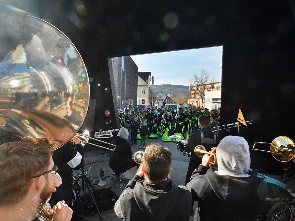 Ganz Lrrach kam bei der Lasser-Gugge-Explosion in Fasnachtsstimmung.