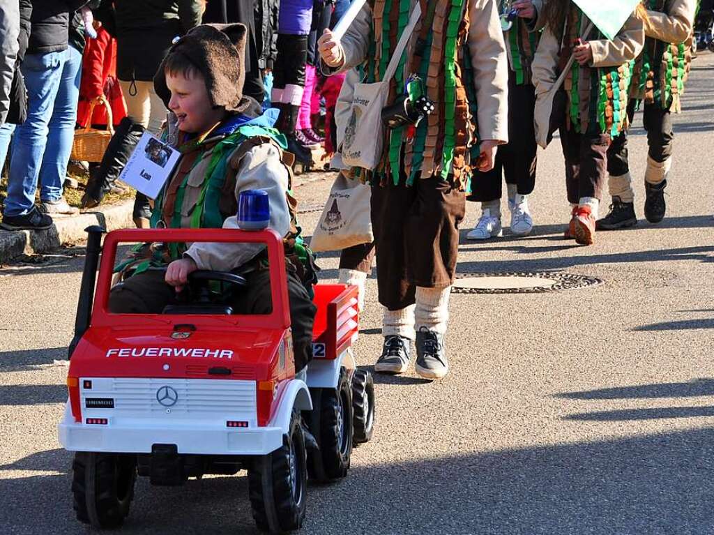 Feuerwehren - ob gro oder klein - waren auch am Samstag in Wettelbrunn im Einsatz