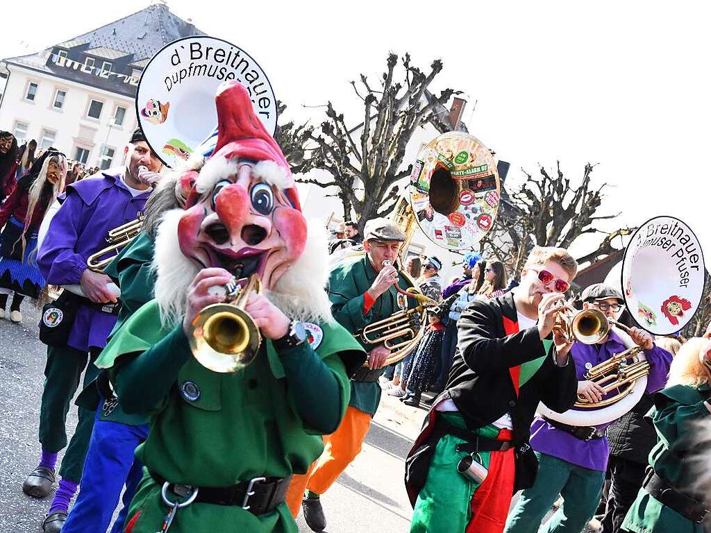 Guggenmusik gehrt zum Umzug dazu.