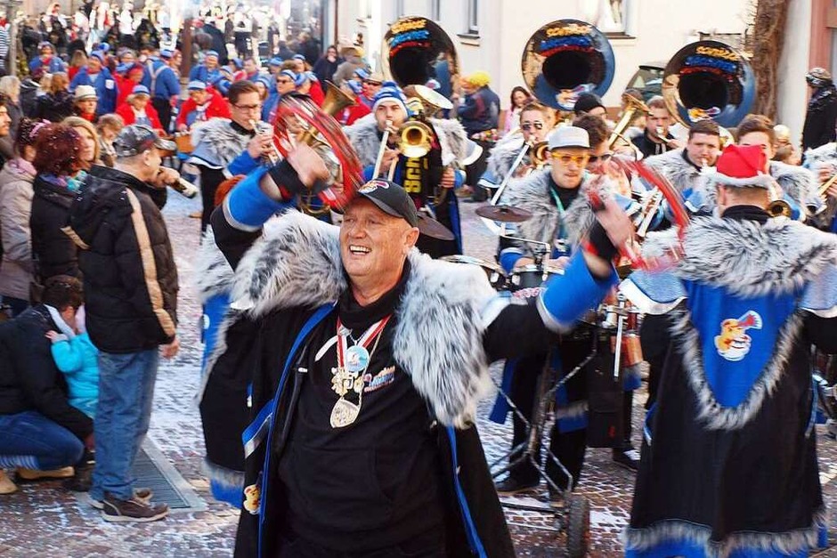 Umzug in Herbolzheim: Gugge aus Honstetten (Foto: Michael Haberer) Umzug in Herbolzheim: Gugge aus Honstetten (Foto: Michael Haberer)