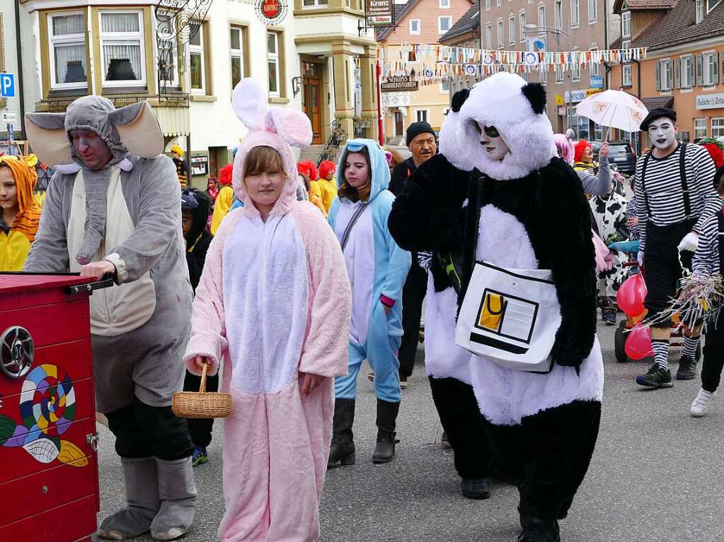 Bunt ging es zu beim Kinder- und Familienumzug Bonndorf.