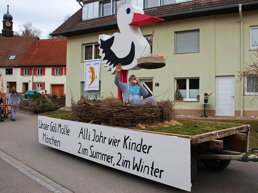 In Grimmelshofen glaubt man offensichtlich noch an das Mrchen vom Storch, der die kleinen Kinder bringt.