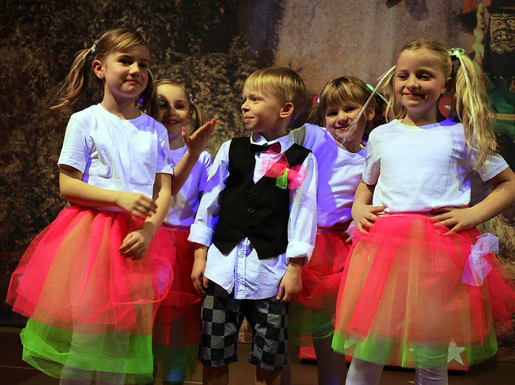 Der Johli-Kids Showtanz (einstudiert von Katja Schill) begeisterte das Narrenvolk. Die mussten nochmals tanzen.
