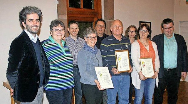 Der gewhlte Vorstand und geehrte Mitg... Katholischen Kirchenchor Mnchweier.   | Foto: Privat