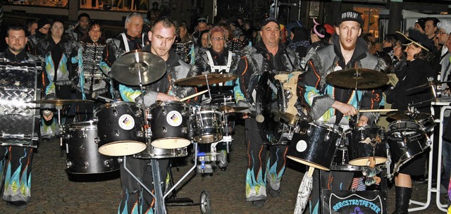 Satter Sound:  Die &#8222;Bergstadtfet...220; aus Sankt Georgen beim Einmarsch.  | Foto: Werner Schnabl