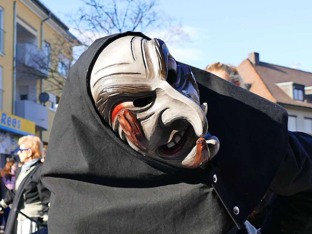 Traumhaftes Wetter beim Rosenmontagumzug in Denzlingen