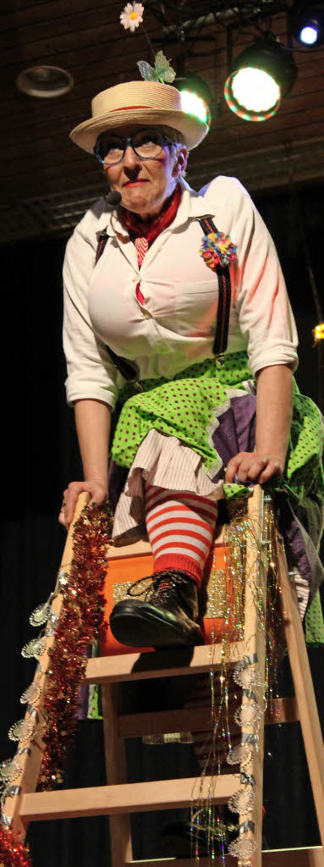 Clownin Anja Faller hielt das Programm...nd gnnte sich ihre eigene Showtreppe.  | Foto: Erich Krieger