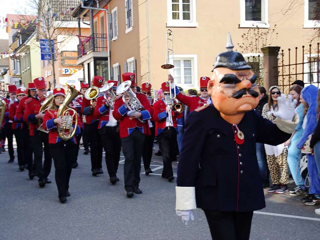 Sonne, Spa und Schabernack: Impressionen vom Heitersheimer Rosenmontagsumzug