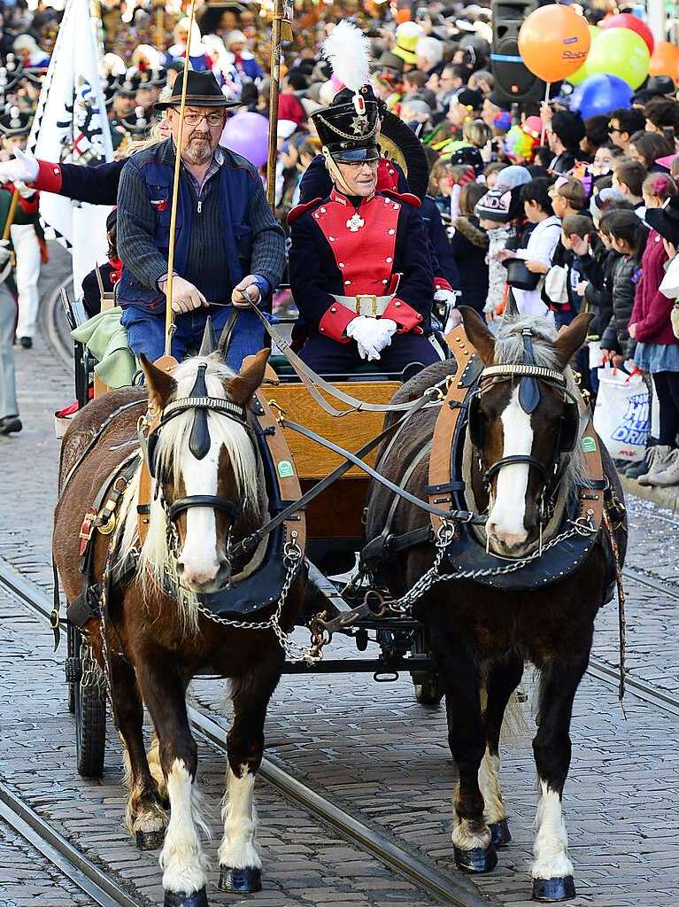 Freiburg war am Rosenmontag traditionell in Narrenhand