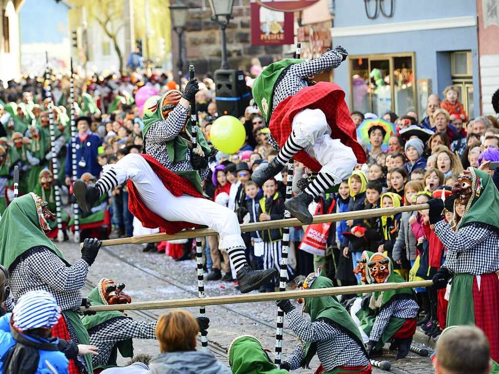 Freiburg war am Rosenmontag traditionell in Narrenhand