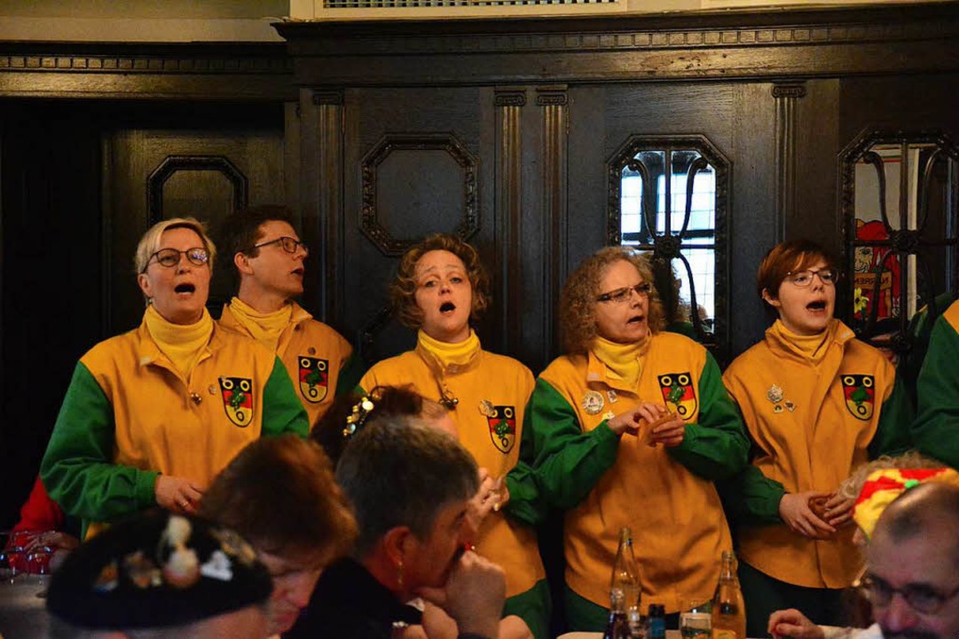Die Frösche singen nochmals ihre Schnitzelbank.  | Foto: Barbara Ruda