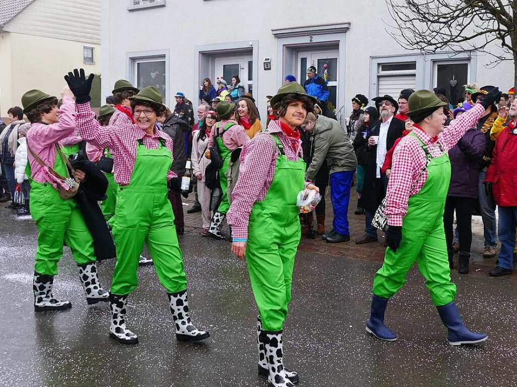 Rund 40 Gruppen und Znfte sorgten in Ewattingen beim Umzug fr ein nrrisch-frhliches Spektakel.