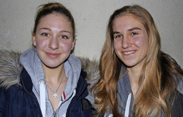 Die beiden 15-jhrigen Schwimmerinnen ...einsgeschichte  lange nicht mehr gab.   | Foto: Heiss