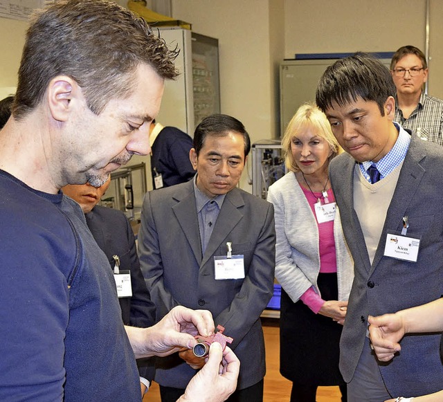 <BZ-FotoAnlauf>INTERESSIERT:</BZ-FotoA... Vietnam in der Gewerbeschule Lrrach   | Foto: ZVG