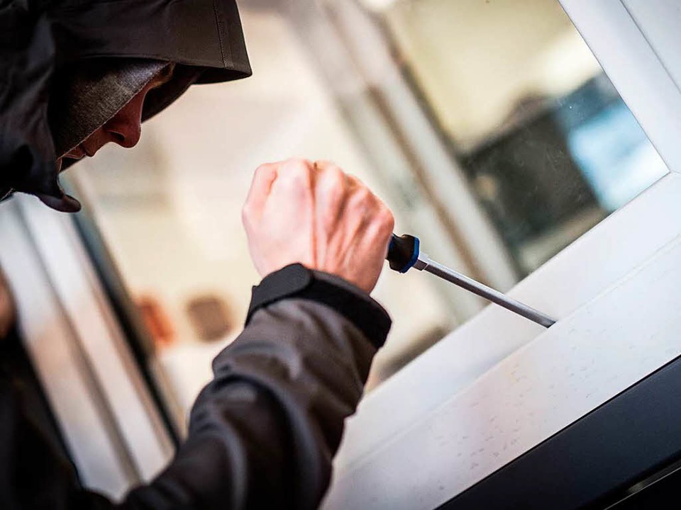 Zwei 19 Jahrige Brechen In Raitbacher Schule Ein Schopfheim