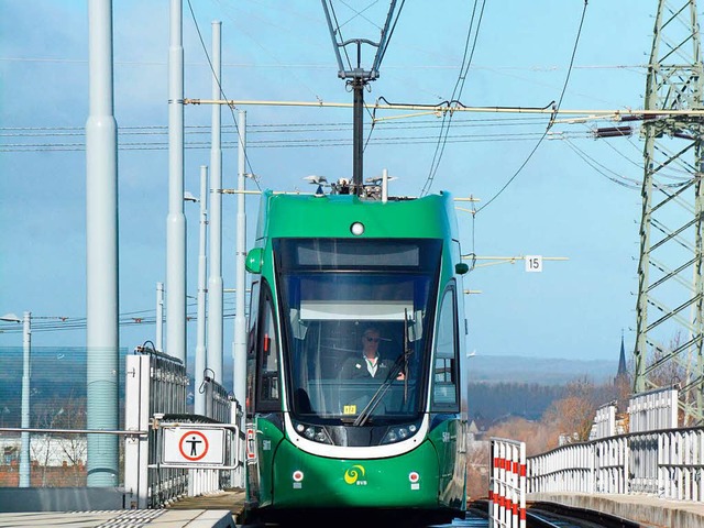 Tram 8 an der Endhaltestelle Weil Zentrum  | Foto: Hannes Lauber