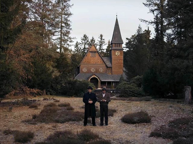 Diese Kirche knnte auch auf einer Sch...ld-Lichtung stehen &#8211; oder nicht?  | Foto: Netflix/Screenshot