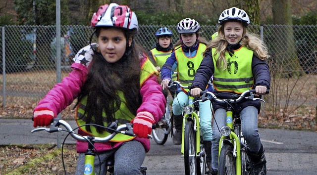 Auf dem Weg zum Fahrradfhrerschein: Kinder der Klasse 4b   | Foto: Privat