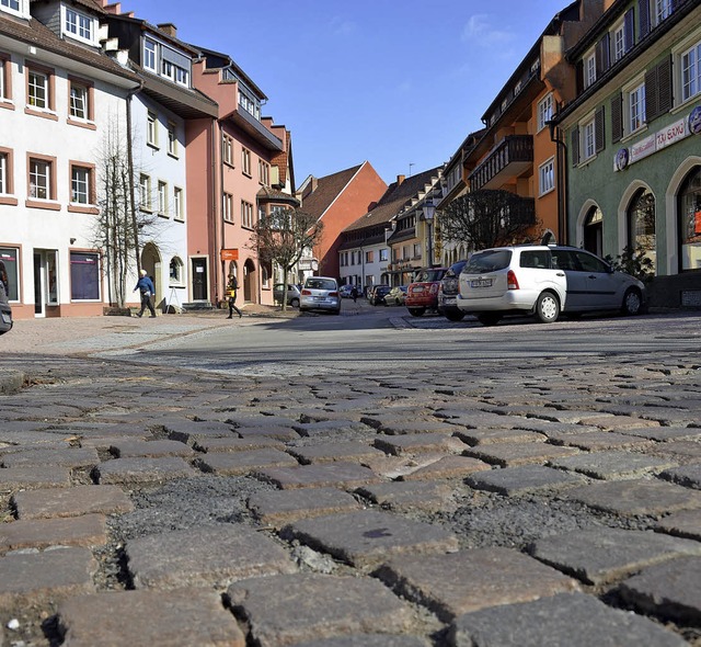 Weniger Pflaster soll die Kirchstrae ...ngen  behindertenfreundlicher machen.   | Foto: Martin Wunderle