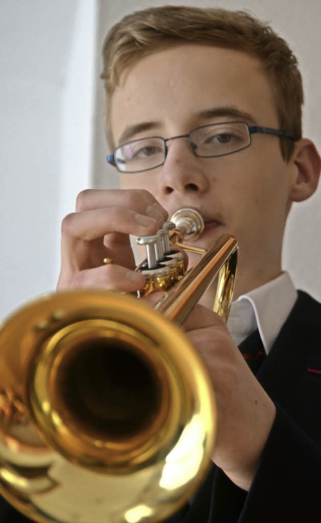 Marcel Neidinger mit seiner Trompete   | Foto: Janina Ruth