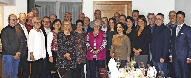 Die Rentnerinnen, Rentner  und Jubilar...d Daniel Keesman (Zehnter von links).   | Foto: ZVG