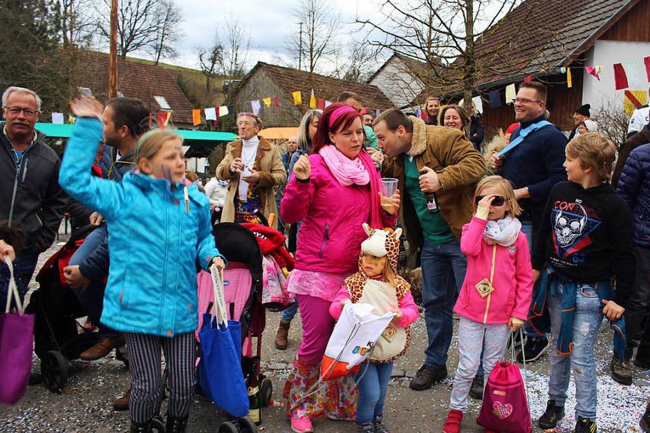 Eindrücke vom Burefasnachtsumzug in Hasel. (Foto: Bertsch) Eindrücke vom Burefasnachtsumzug in Hasel. (Foto: Bertsch)